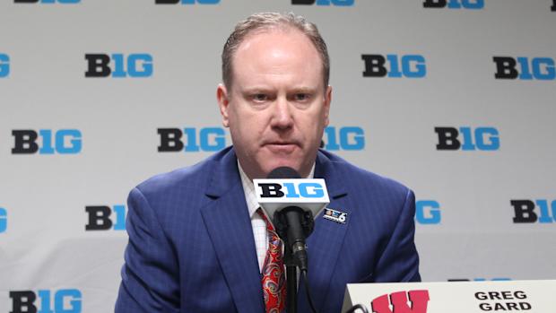 31619 GREG GARD